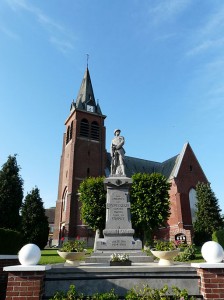 Crévecoeur_église_et_monument_aux_morts